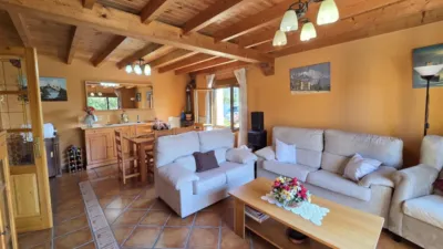 Chalet on Calle El Jurrio Alto photo 9