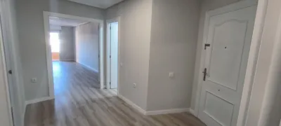 Piso en alquiler en Avenida de Federico García Lorca, cerca de Calle Granada, Oliveros-Altamira-Barrio Alto (Almería Capital) de 850 €<span>/mes</span>