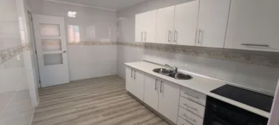 Piso en alquiler en Avenida de Federico García Lorca, cerca de Calle Granada, Oliveros-Altamira-Barrio Alto (Almería Capital) de 850 €<span>/mes</span>
