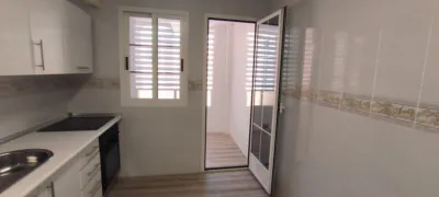 Piso en alquiler en Avenida de Federico García Lorca, cerca de Calle Granada, Oliveros-Altamira-Barrio Alto (Almería Capital) de 850 €<span>/mes</span>