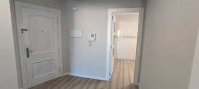 Piso en alquiler en Avenida de Federico García Lorca, cerca de Calle Granada, Oliveros-Altamira-Barrio Alto (Almería Capital) de 850 €<span>/mes</span>