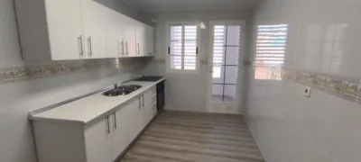 Piso en alquiler en Avenida de Federico García Lorca, cerca de Calle Granada, Oliveros-Altamira-Barrio Alto (Almería Capital) de 850 €<span>/mes</span>