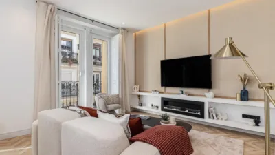 Apartment on Calle de Hortaleza photo 5