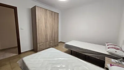 Casa adosada en alquiler en Calle de Cuacos de Yuste, 14, San Luis-San Juan-Santa Isabel (Mérida) de 600 €<span>/mes</span>