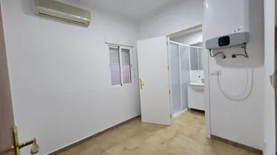 Casa adosada en alquiler en Calle de Cuacos de Yuste, 14, San Luis-San Juan-Santa Isabel (Mérida) de 600 €<span>/mes</span>