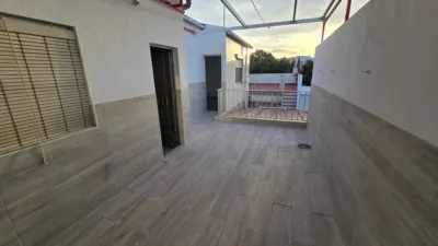 Casa adosada en alquiler en Calle de Cuacos de Yuste, 14, San Luis-San Juan-Santa Isabel (Mérida) de 600 €<span>/mes</span>