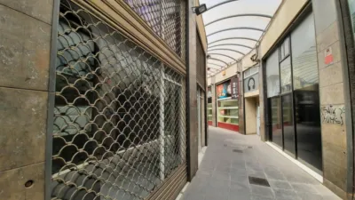 Local comercial en venta en Carrer de Sant Jaume, cerca de Plaça de la Caserna, Instituts-Ponent (Granollers) de 49.000 €