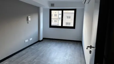 Oficina en alquiler en Calle de Juan de la Cierva - Més