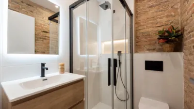 Piso en venta en Carrer d'Olzinelles, cerca de Carrer de Sants, Sants (Distrito Sants-Montjuïc. Barcelona Capital) de 395.000 €