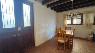 House in Centre photo 14