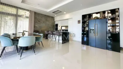 Chalet on Carrer Roma photo 9