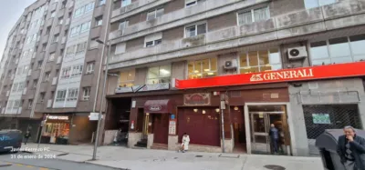 Local comercial en alquiler en Calle de Vilagarcía, Número 4 - Vista 2