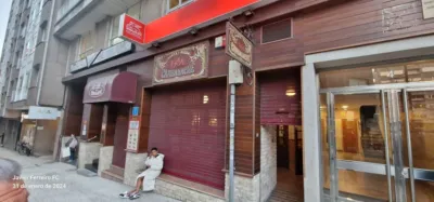 Local comercial en alquiler en Calle de Vilagarcía, Número 4 - Vista 3