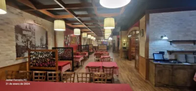 Local comercial en alquiler en Calle de Vilagarcía, Número 4 - Más