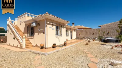 Chalet on Calle Limaria photo 2