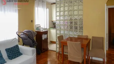 Apartment for sale on Avenida de Camilo Alonso Vega photo 2