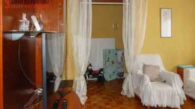Apartment for sale on Avenida de Camilo Alonso Vega photo 3