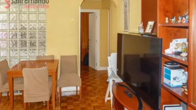 Apartment for sale on Avenida de Camilo Alonso Vega photo 4