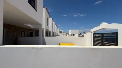 Casa en venta en Calle de la Orilla, cerca de Avenida Tababaire, La Oliva de 230.000 €