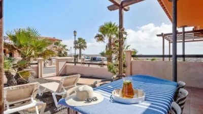 Casa adosada en venta en Calle Majanicho, Lajares (La Oliva) de 245.000 €