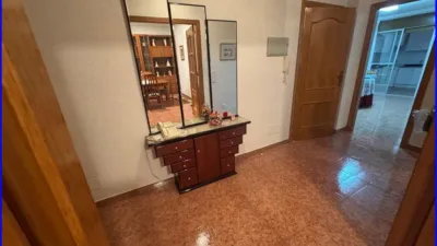 House in the Centre photo 2