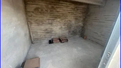 House in the Centre photo 2