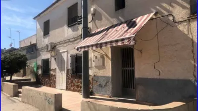 House for sale in La Matanza, Orihuela. This property comprises a residential house of 152 m² and a separate commercial unit with storage space of 142 m² built area, both situated on a 1000 m² plot. The residence features three double bedrooms, one single bedroom, a living room, a sitting room, an equipped kitchen, one bathroom, and a patio with a laundry area. The commercial and storage building is fully finished. Interior joinery is made of sapeli wood, it has an east-facing orientation, porcelain tile flooring, and exterior joinery combining aluminium and wood. Extras include water, electricity, furniture, terrace, and storage room. Located close to medical centres, rural amenities, supermarkets, and pharmacies. photo 25