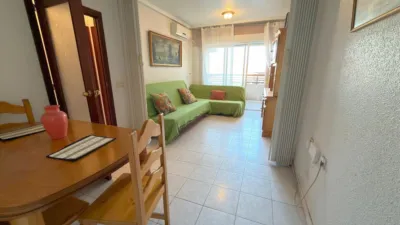 Apartamento en venta en Calle Joaquín Chapaprieta, 141, cerca de Calle Hermanos Bazán, Centro (Torrevieja) de 106.900 €