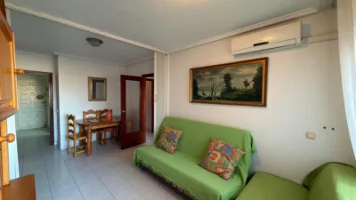 Apartamento en venta en Calle Joaquín Chapaprieta, 141, cerca de Calle Hermanos Bazán, Centro (Torrevieja) de 106.900 €