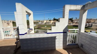 Casa adosada en venta en Calle de la Paloma, La Siesta-El Salado-Torreta-El Chaparral (Torrevieja) de 209.000 €