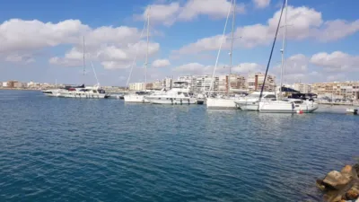 Casa adosada en venta en Calle de la Paloma, La Siesta-El Salado-Torreta-El Chaparral (Torrevieja) de 209.000 €