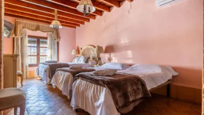 Casa en venta en Calle de Valdehelechoso, 9, Aracena de 599.000 €