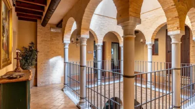 Casa en venta en Calle de Valdehelechoso, 9, Aracena de 599.000 €
