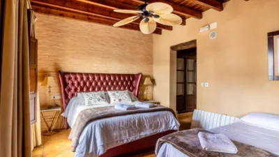 Casa en venta en Calle de Valdehelechoso, 9, Aracena de 599.000 €