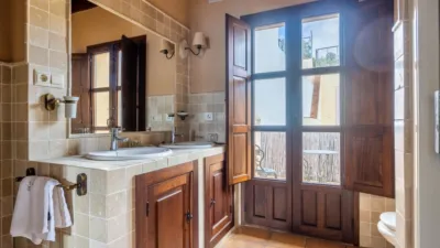 Casa en venta en Calle de Valdehelechoso, 9, Aracena de 599.000 €