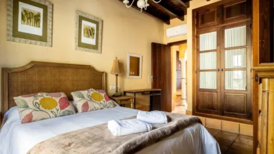 Casa en venta en Calle de Valdehelechoso, 9, Aracena de 599.000 €