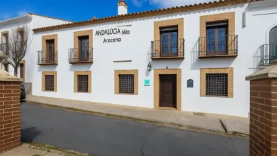Casa en venta en Calle de Valdehelechoso, 9, Aracena de 599.000 €