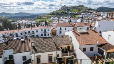 Casa en venta en Calle de Valdehelechoso, 9, Aracena de 599.000 €