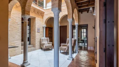 Casa en venta en Calle de Valdehelechoso, 9, Aracena de 599.000 €