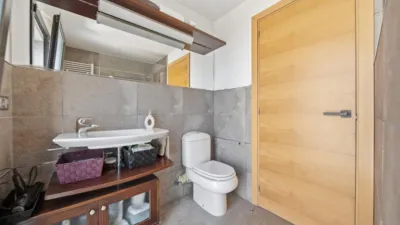 Townhouse on Carrer de la Riera Ginjolers photo 12