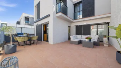 Townhouse on Carrer de la Riera Ginjolers photo 2