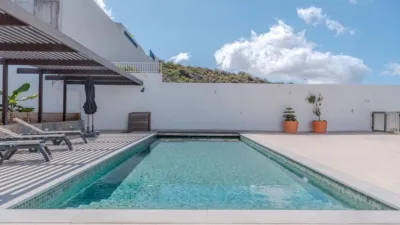 Chalet en venta en Roque del Conde, Costa Adeje (Adeje) de 2.100.000 €