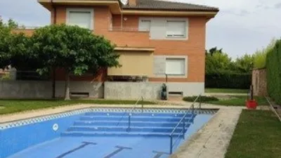 Chalet en venta en Piscinas, Morales del Vino de 509.900 €