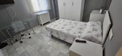 Casa adosada en alquiler en Calle de Averroes, cerca de Avenida de Juan Pablo II, Joaquina Eguaras (Distrito Norte. Granada Capital) de 1.400 €<span>/mes</span>