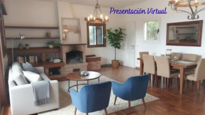 House on Salto del Pino Street photo 9