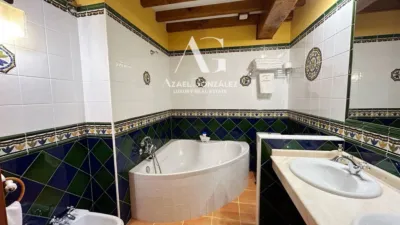 House on Calle Cuevas de Altamira, No. 201 photo 19