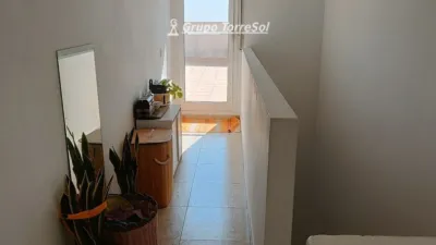 Terraced House in Carrer dels Estats Units photo 16