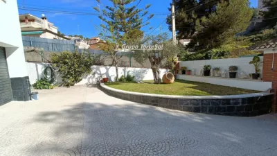 Chalet on Carrer de la Torre dels Escipions photo 2