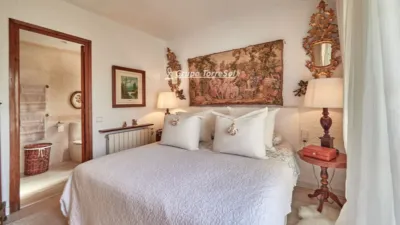Townhouse for sale in Carrer d'Alorda Park photo 11