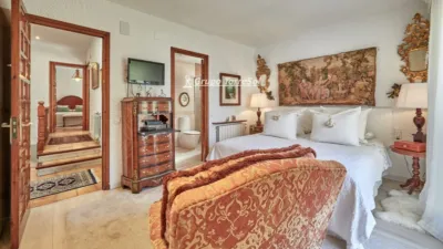 Townhouse for sale in Carrer d'Alorda Park photo 12